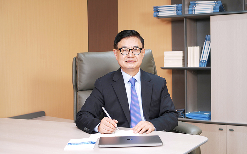 Zhihong Yang D.V.M.,Ph.D.
